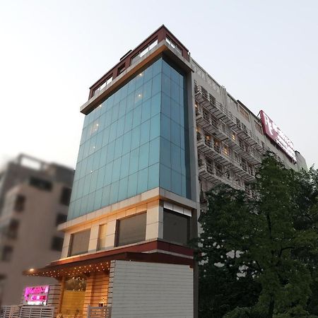 Regenta Central Noida, Sector 49 Exterior photo