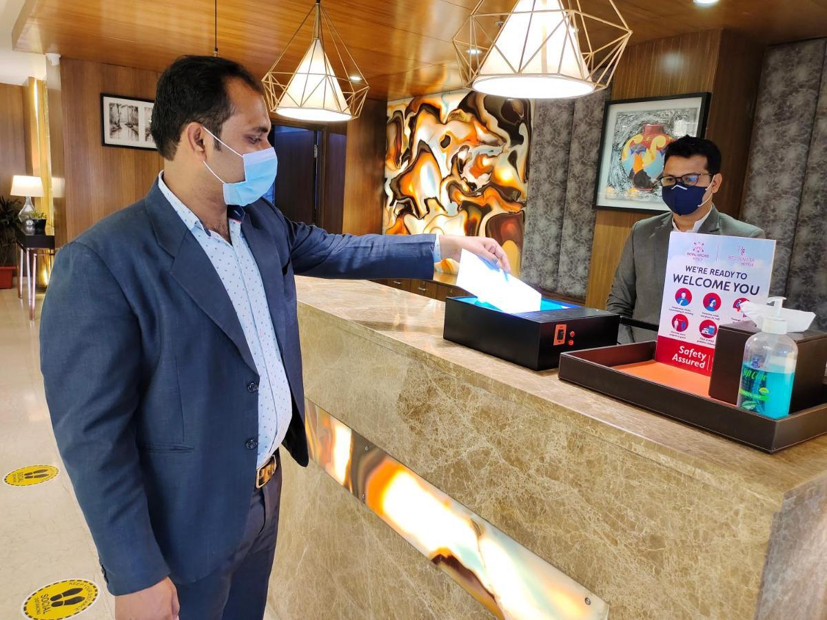 Regenta Central Noida, Sector 49 Exterior photo