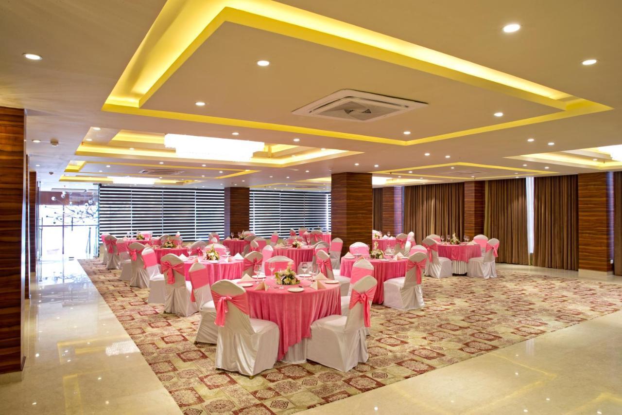 Regenta Central Noida, Sector 49 Exterior photo