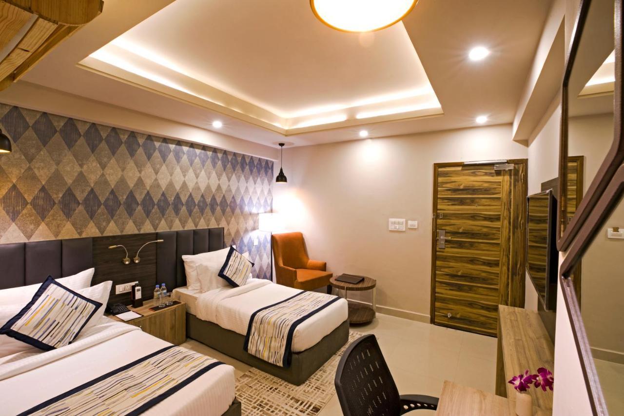 Regenta Central Noida, Sector 49 Exterior photo